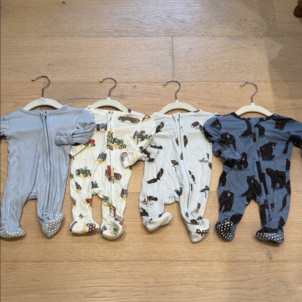 Set of 4 Angel Dear 2 Way Zipper Footies NB